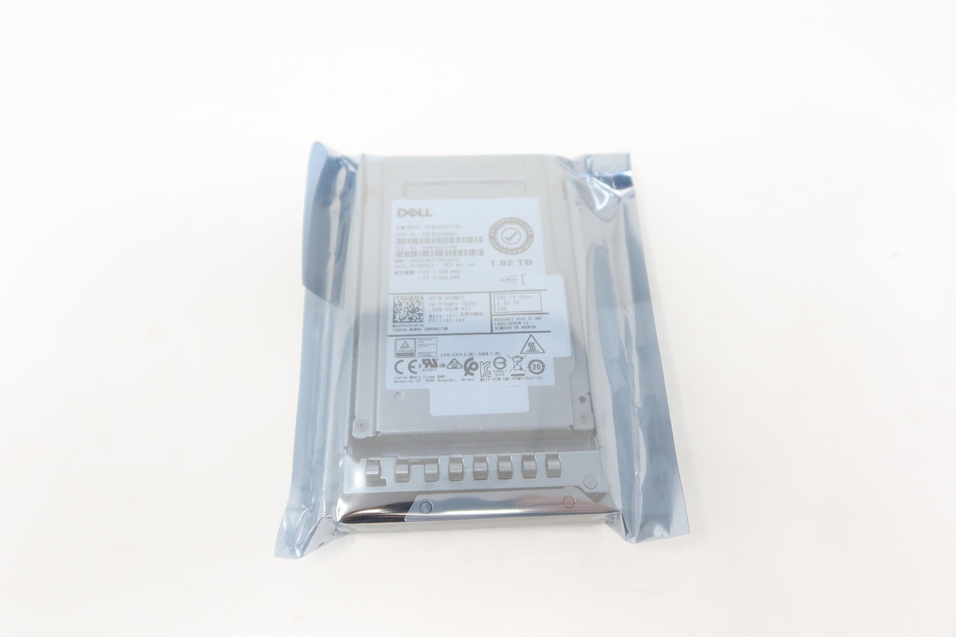 0TDNP7 Dell Kioxia 1.92TB RI SAS 12Gb/s 2.5" SSD KPM5XRUG1T92 SDFBE85DAB01